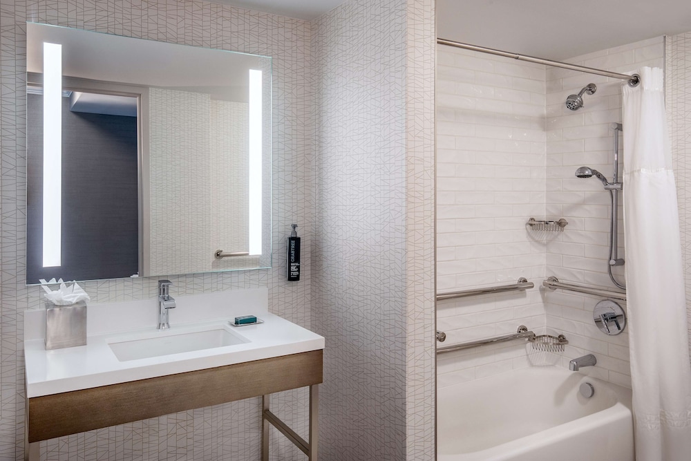 doubletree by hilton chicago north shore conference center