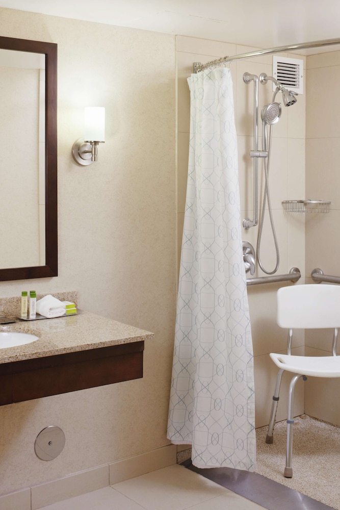 doubletree by hilton chicago north shore conference center