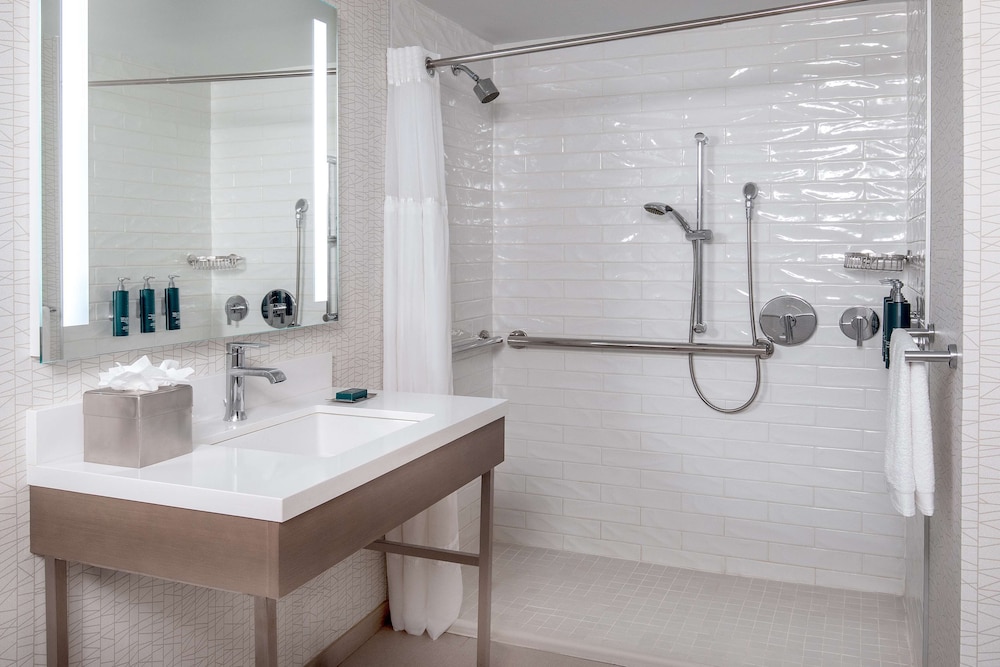 doubletree by hilton chicago north shore conference center