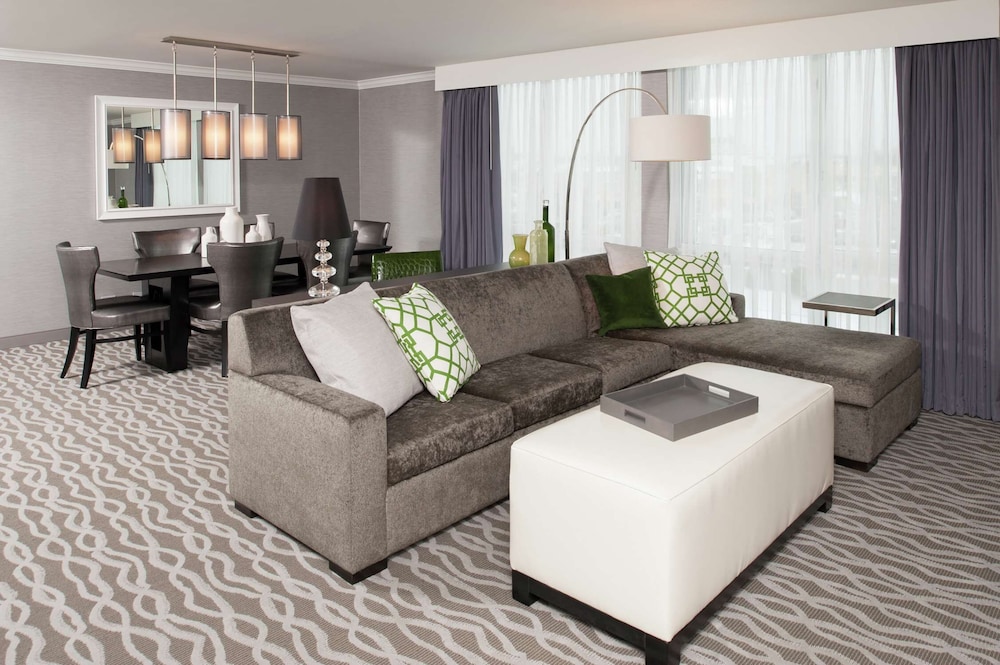 doubletree by hilton chicago north shore conference center