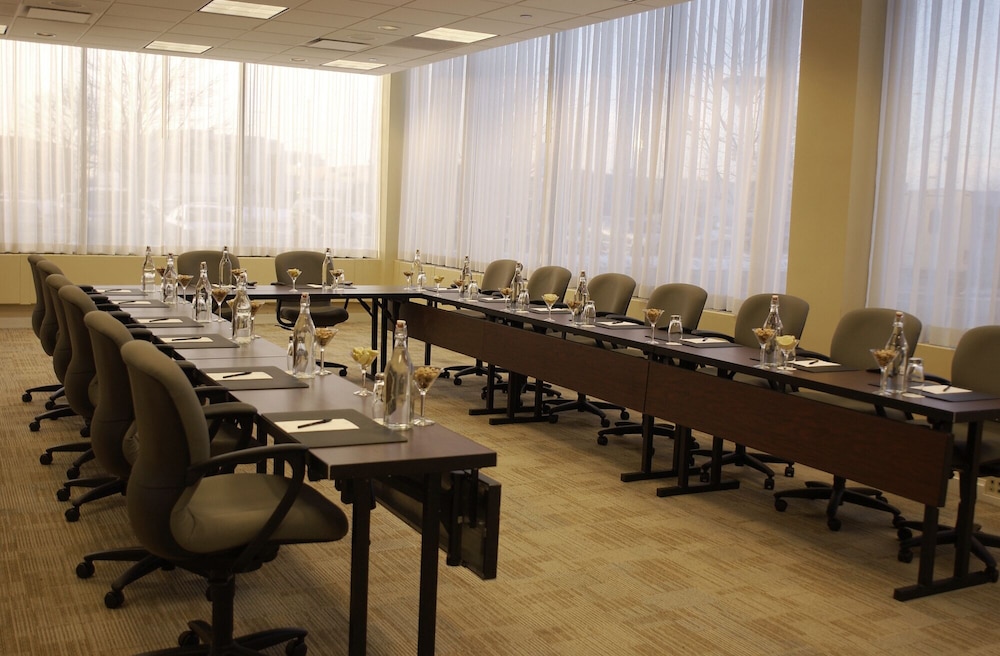 doubletree by hilton chicago north shore conference center