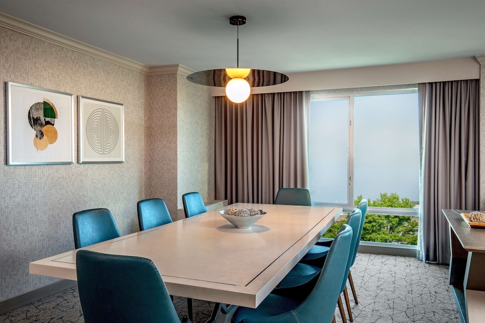doubletree by hilton chicago north shore conference center