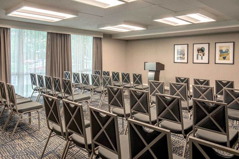 doubletree by hilton chicago north shore conference center