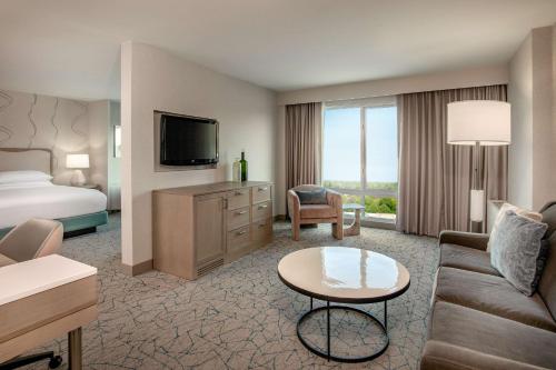 doubletree by hilton chicago north shore conference center
