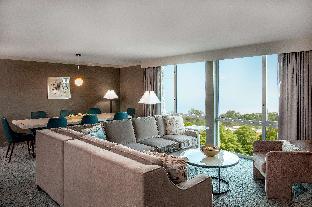 doubletree by hilton chicago north shore conference center
