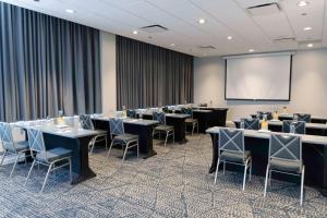 doubletree by hilton chicago north shore conference center