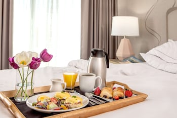 doubletree by hilton chicago north shore conference center