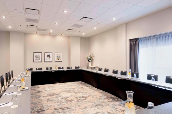 doubletree by hilton chicago north shore conference center