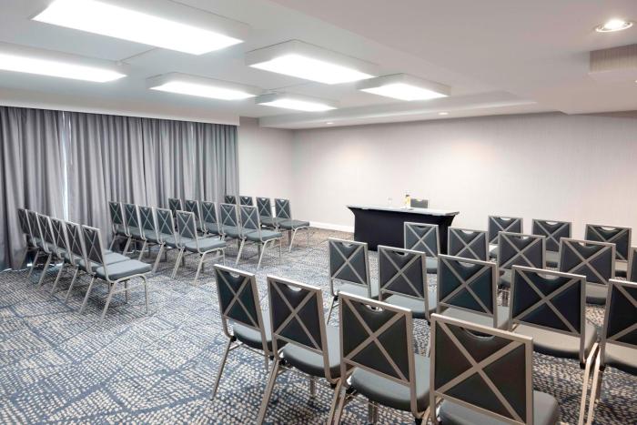 doubletree by hilton chicago north shore conference center