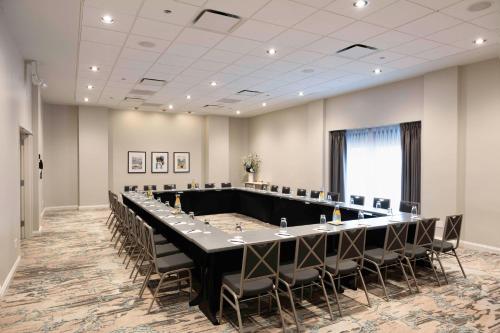 doubletree by hilton chicago north shore conference center