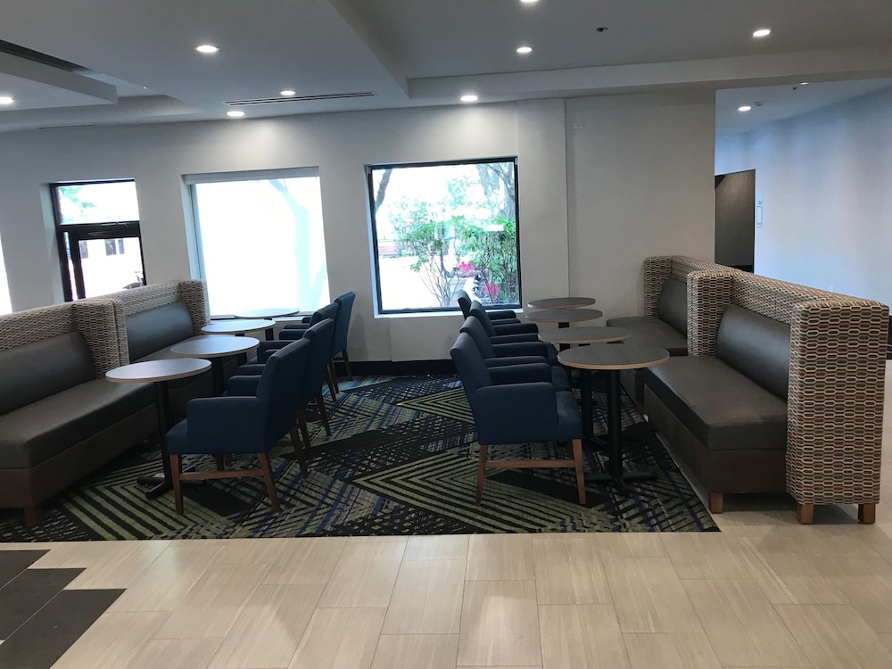 holiday inn express naperville an ihg hotel
