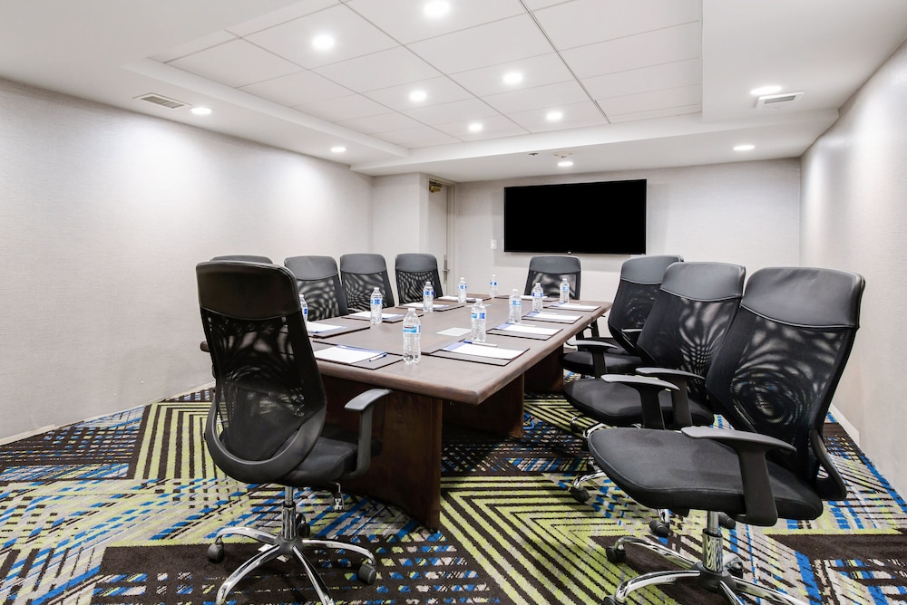 holiday inn express naperville an ihg hotel