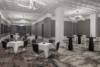 renaissance chicago north shore hotel