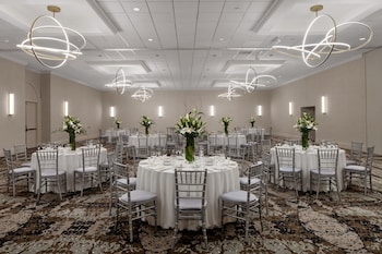 Renaissance Chicago North Shore Hotel,Cook County>>Chicago,4 star