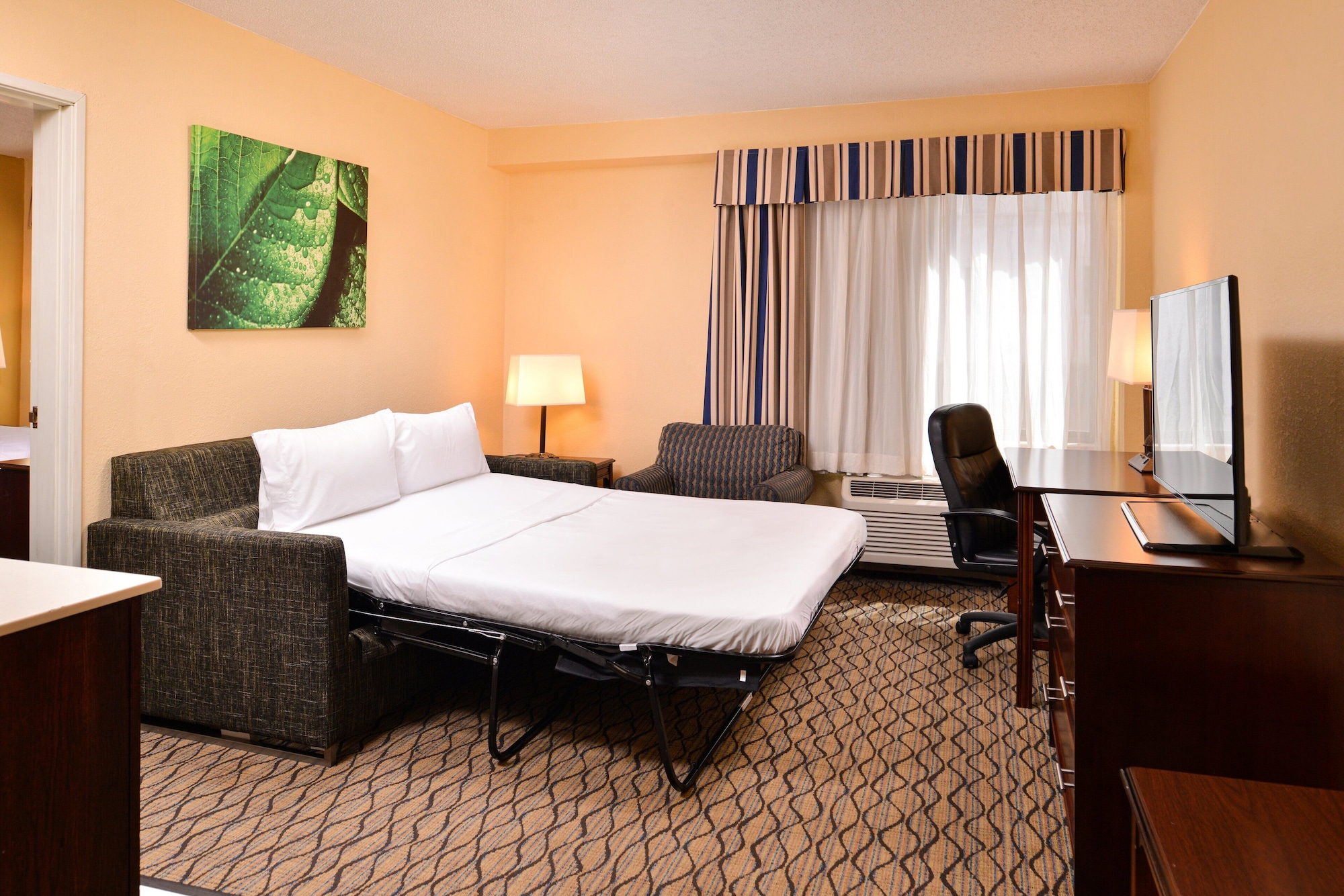 holiday inn and suites chicago downtown by ihg