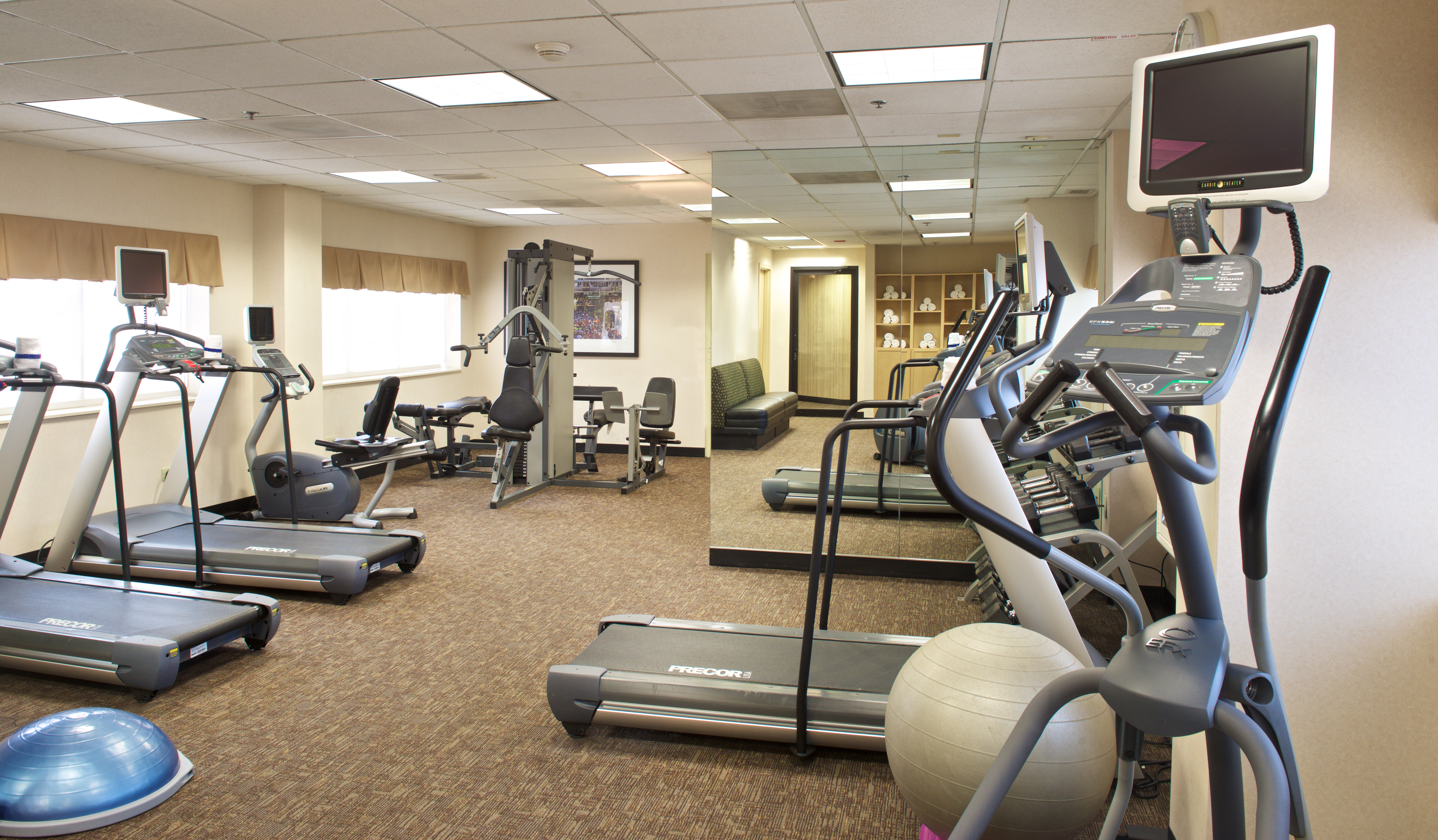 holiday inn and suites chicago downtown by ihg