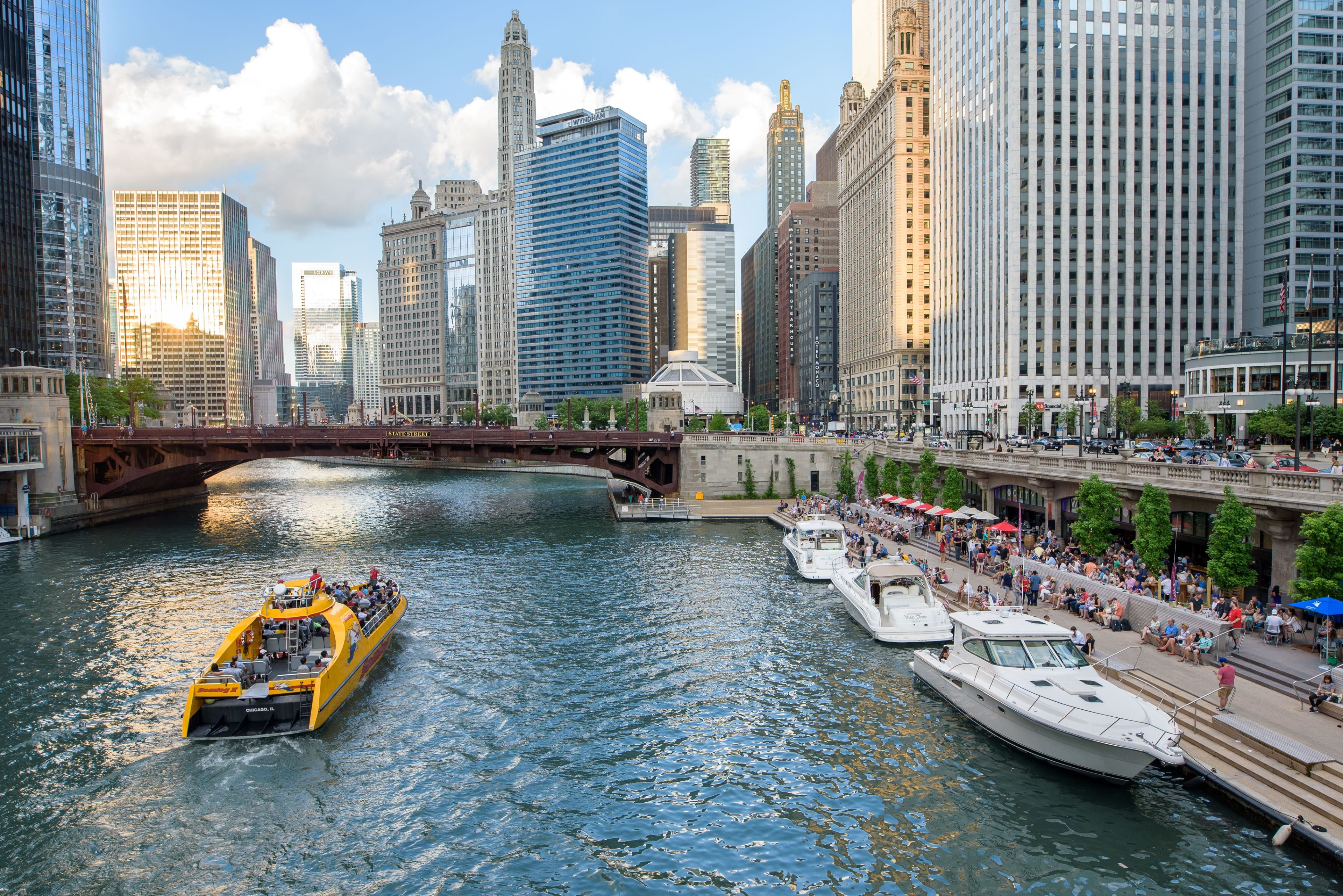 holiday inn and suites chicago downtown by ihg