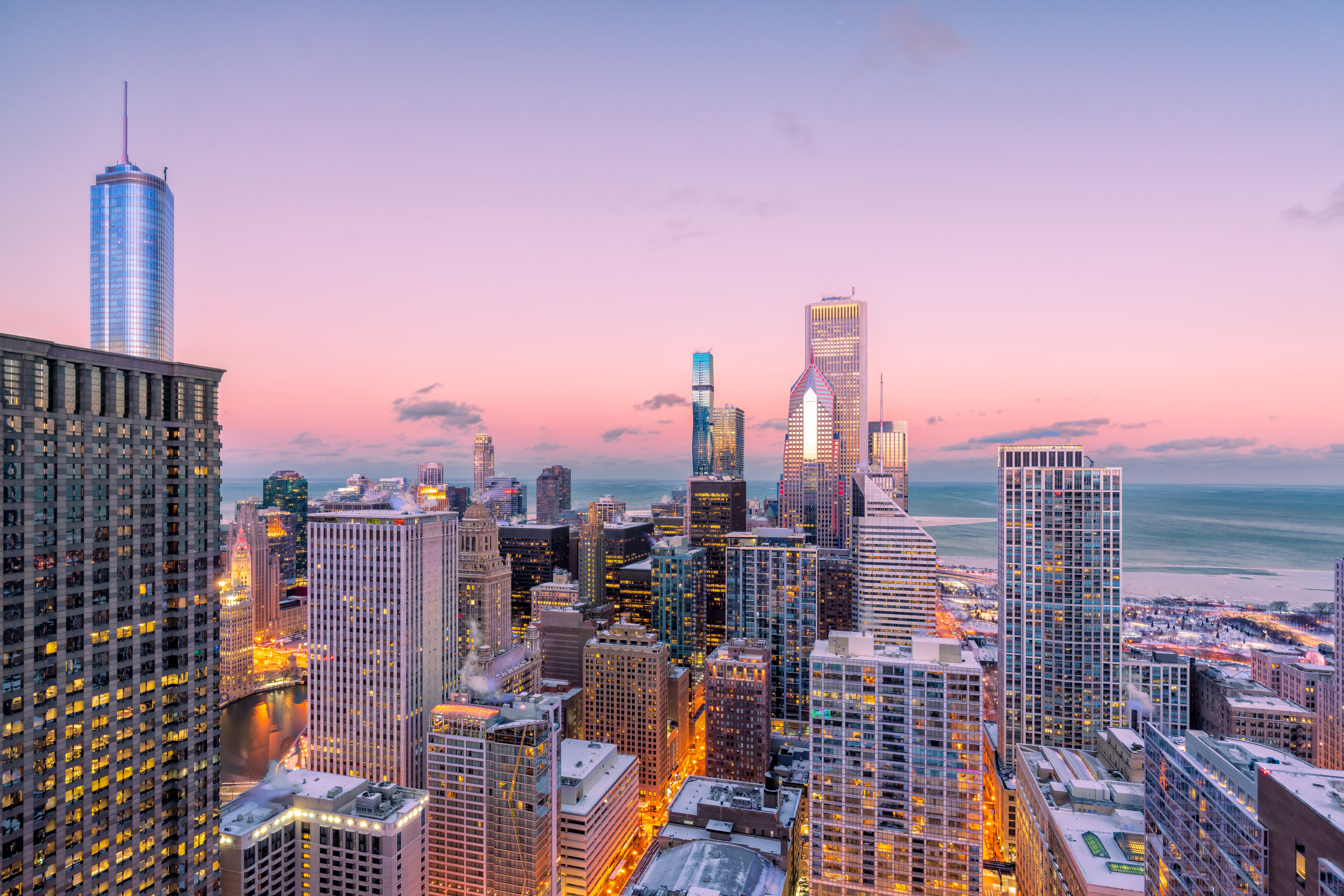 holiday inn and suites chicago downtown by ihg