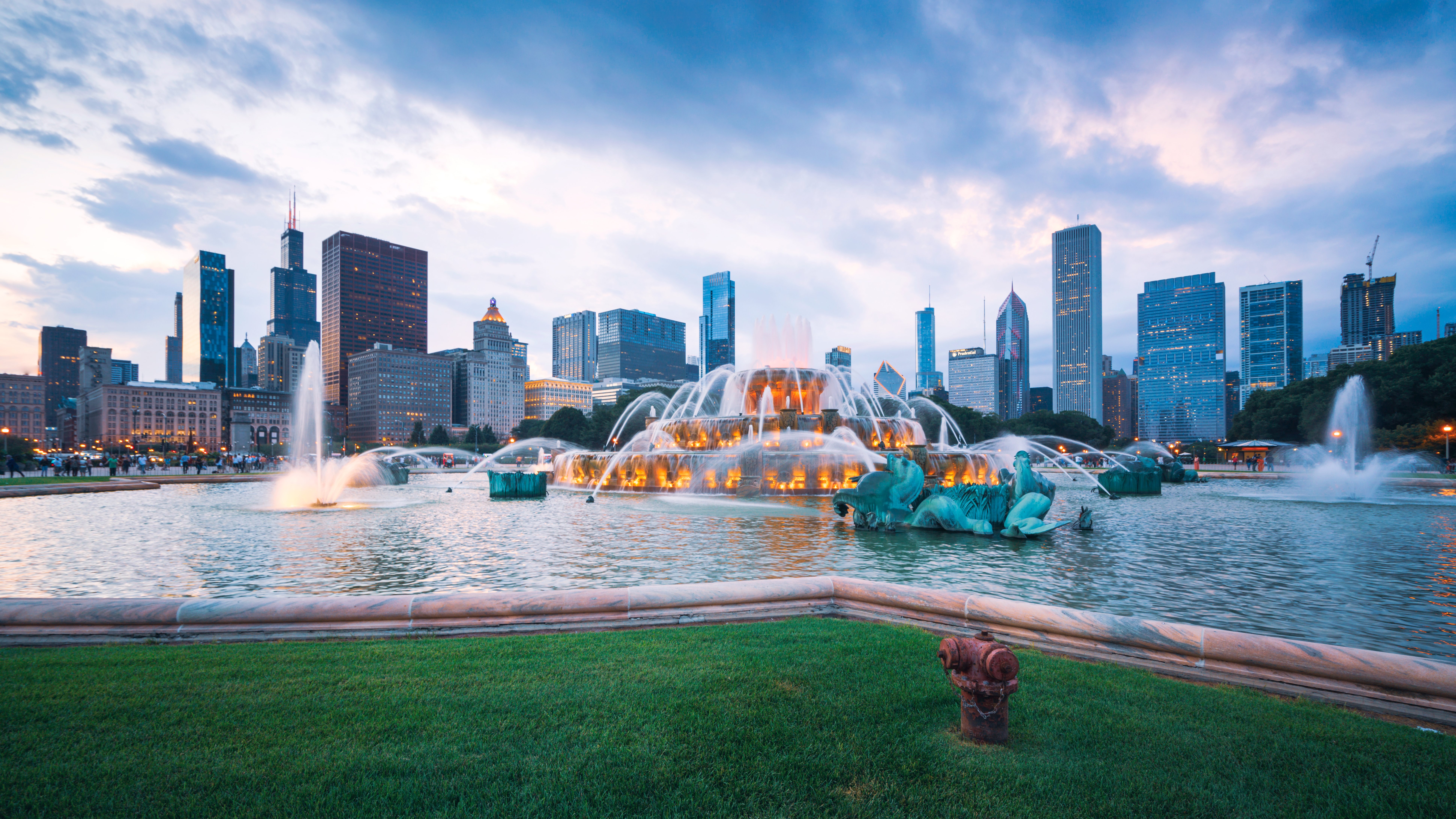 holiday inn and suites chicago downtown by ihg
