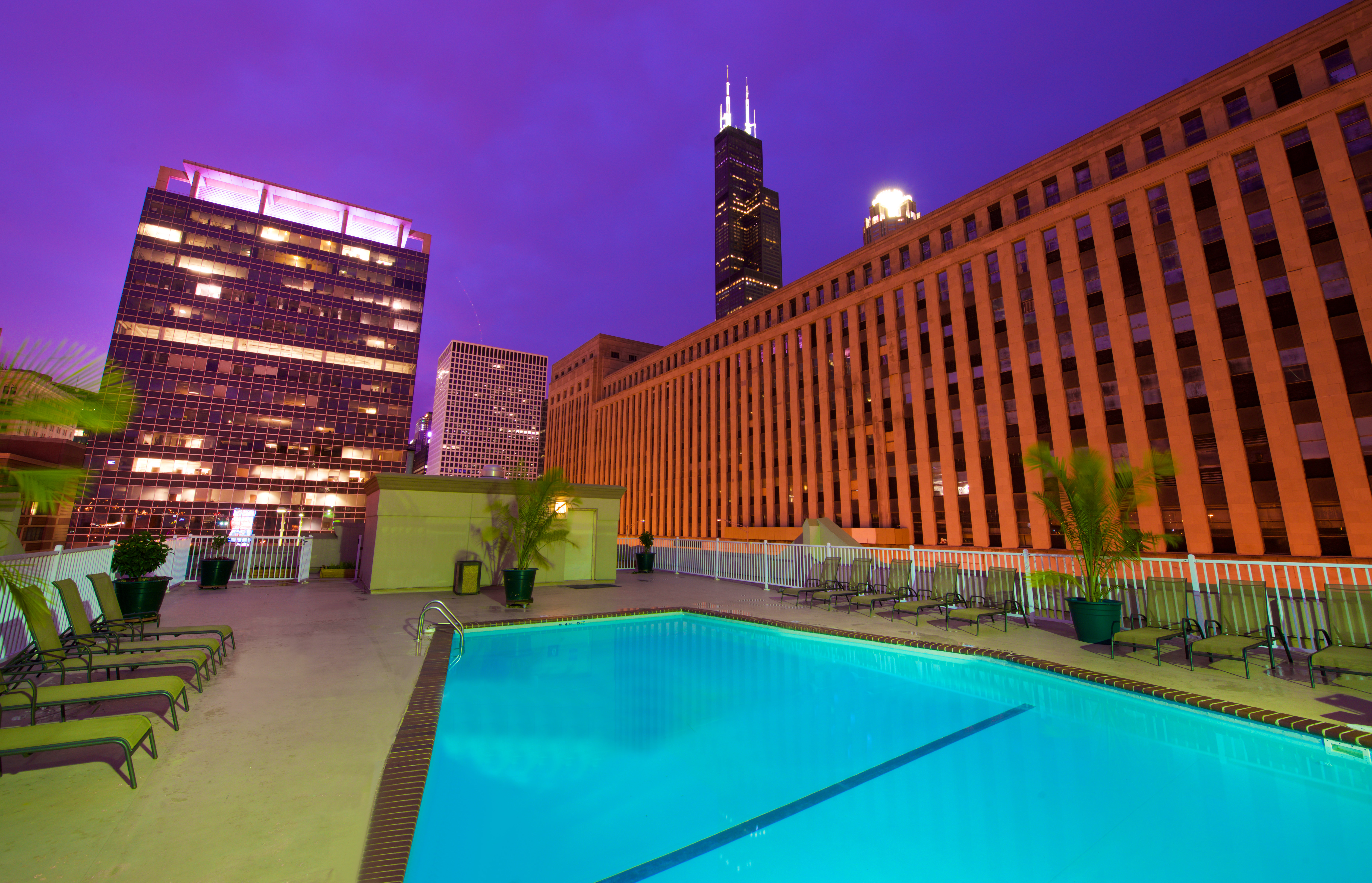 holiday inn and suites chicago downtown by ihg