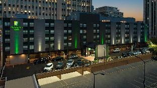 holiday inn and suites chicago downtown by ihg