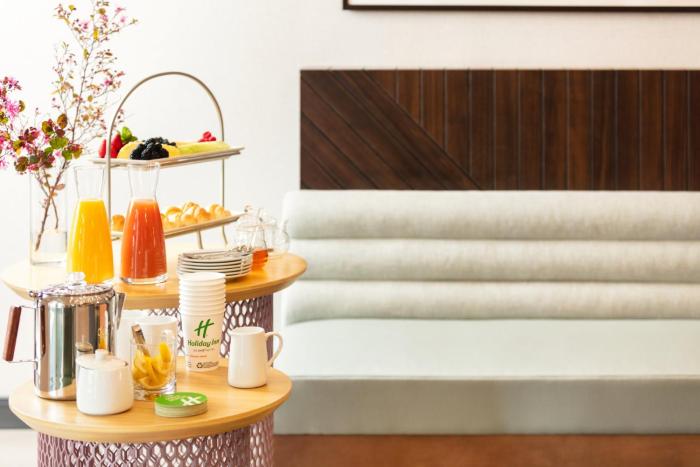 holiday inn and suites chicago downtown by ihg
