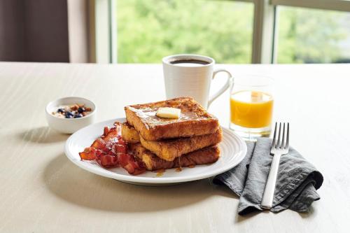 holiday inn and suites chicago downtown by ihg