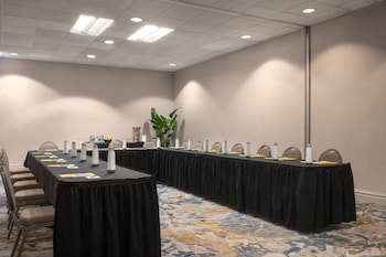 holiday inn chicago dwtn the mart by ihg