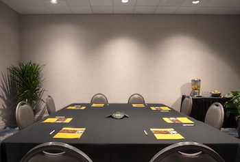holiday inn chicago dwtn the mart by ihg