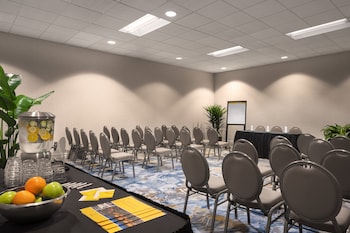 holiday inn chicago dwtn the mart by ihg