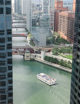 holiday inn chicago dwtn the mart by ihg