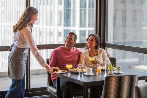 holiday inn chicago dwtn the mart by ihg