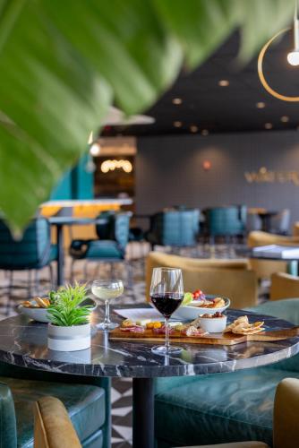 holiday inn chicago dwtn the mart by ihg