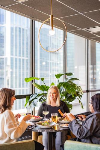 holiday inn chicago dwtn the mart by ihg