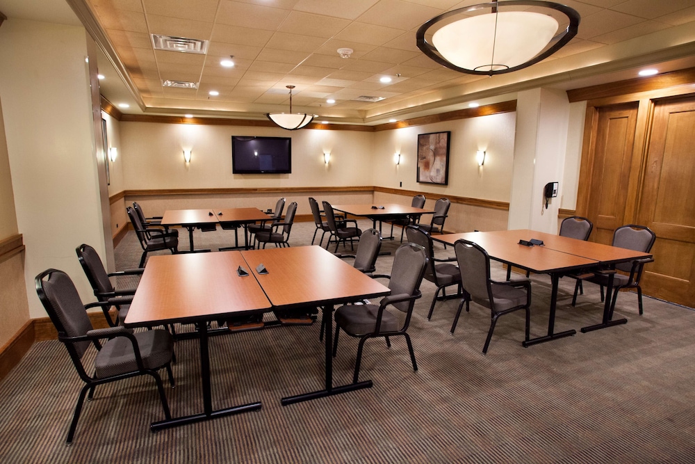 hilton chicago oak brook suites