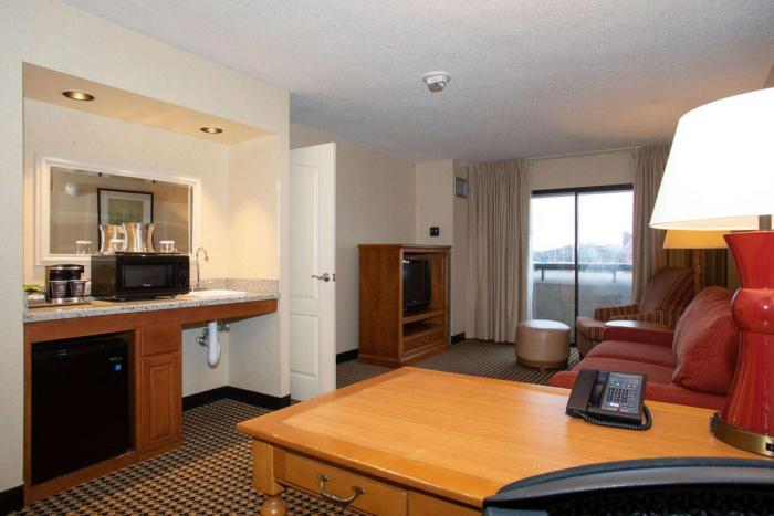 hilton chicago oak brook suites