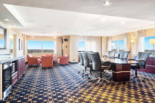 hilton chicago oak brook suites