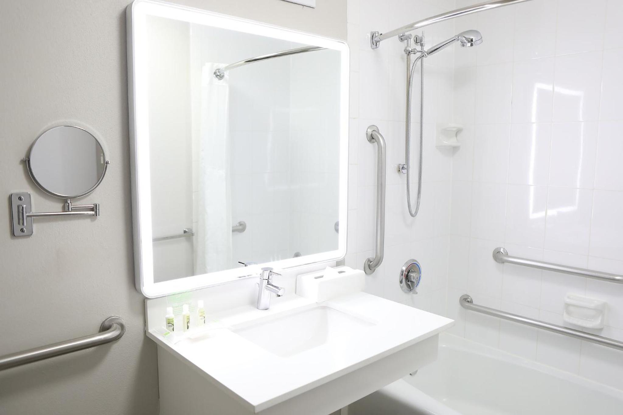 holiday inn chicago oakbrook by ihg