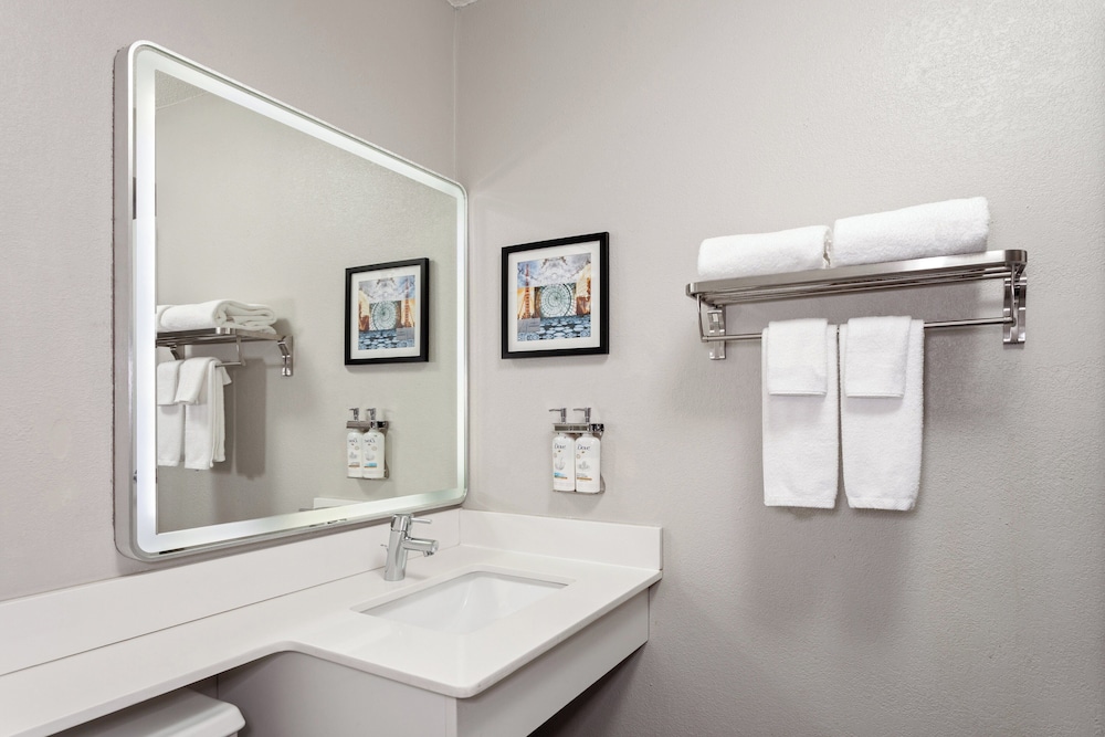 holiday inn chicago oakbrook by ihg