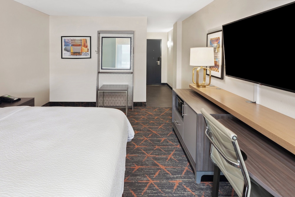 holiday inn chicago oakbrook by ihg