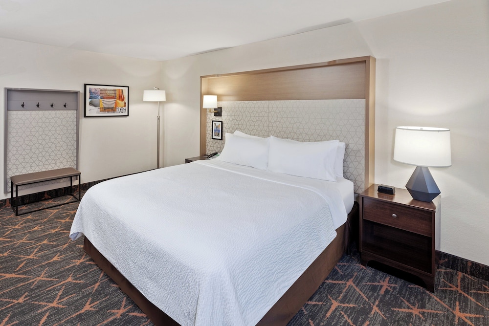 holiday inn chicago oakbrook by ihg