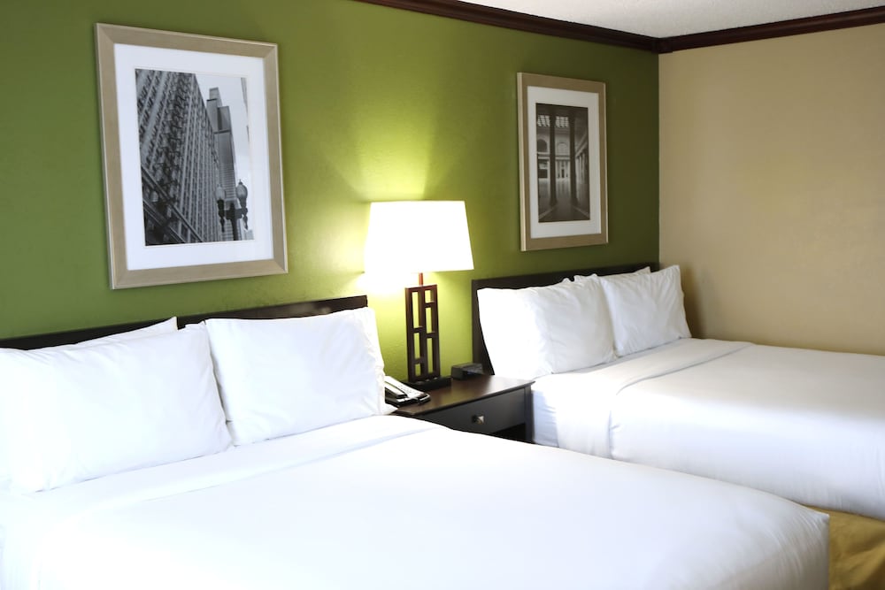 holiday inn chicago oakbrook by ihg