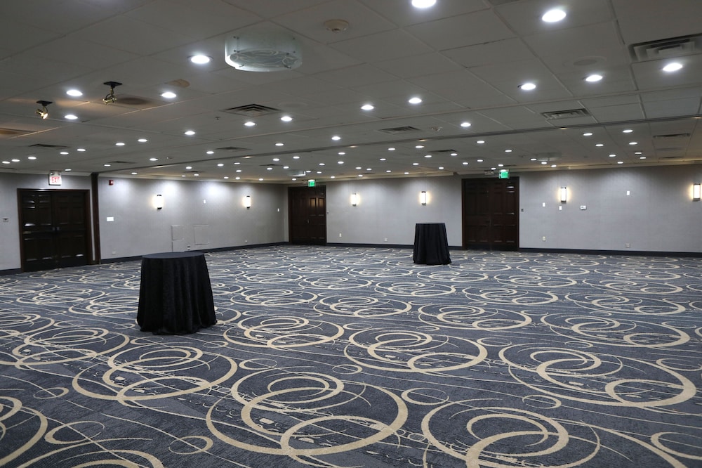 holiday inn chicago oakbrook by ihg