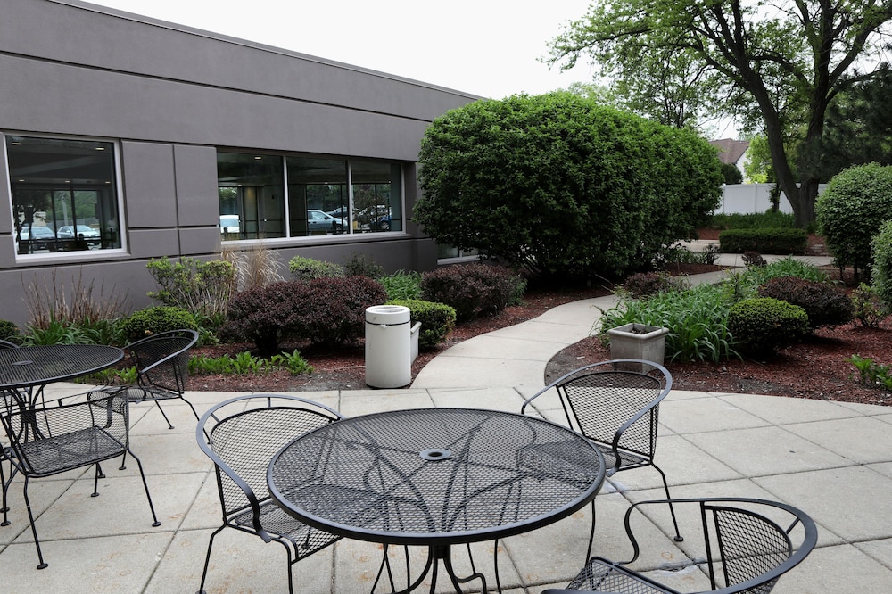 holiday inn chicago oakbrook by ihg