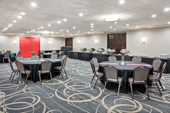 holiday inn chicago oakbrook by ihg