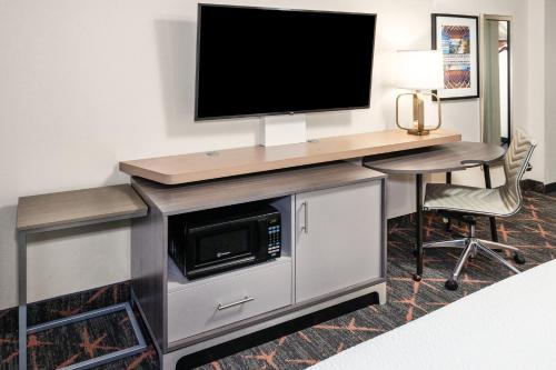 holiday inn chicago oakbrook by ihg