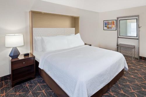 holiday inn chicago oakbrook by ihg