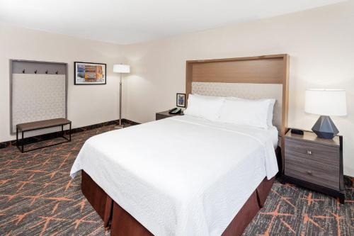 holiday inn chicago oakbrook by ihg