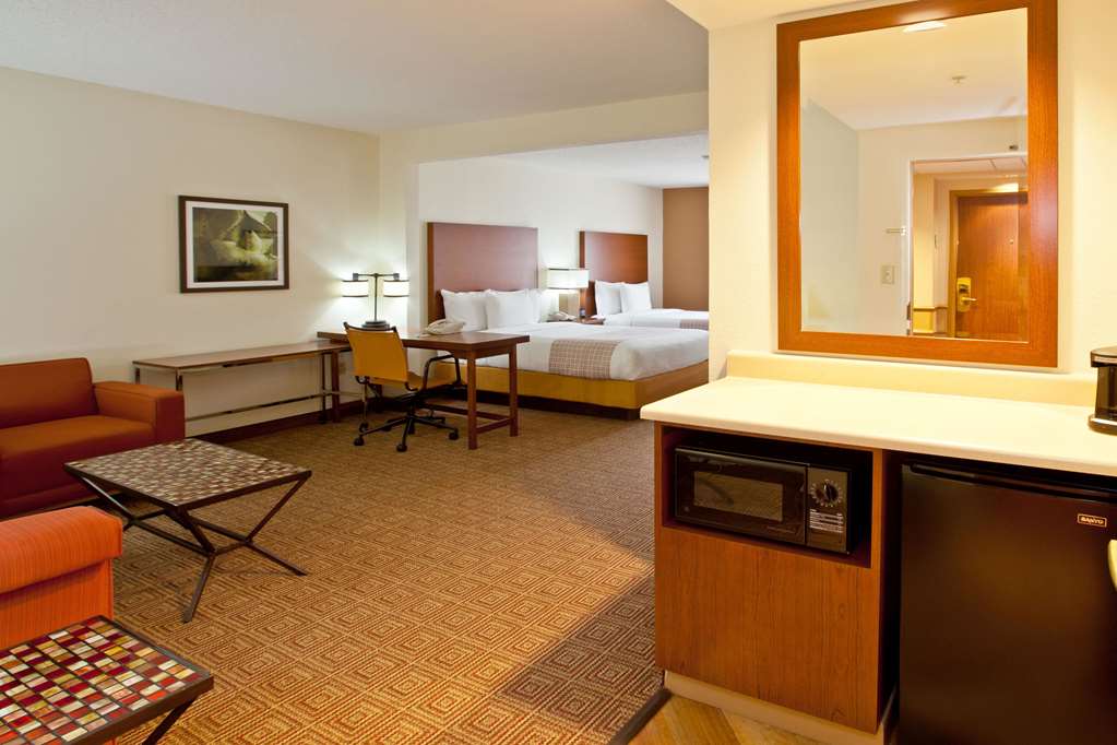 la quinta inn and suites by wyndham bannockburn deerfield