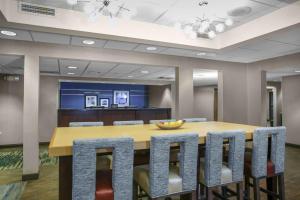 hampton inn chicago elgin i 90